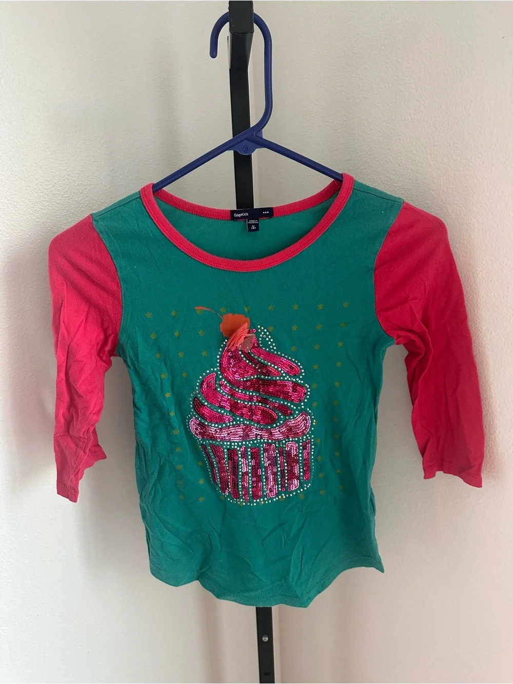 Gap size 8 long sleeve vintage cupcake top